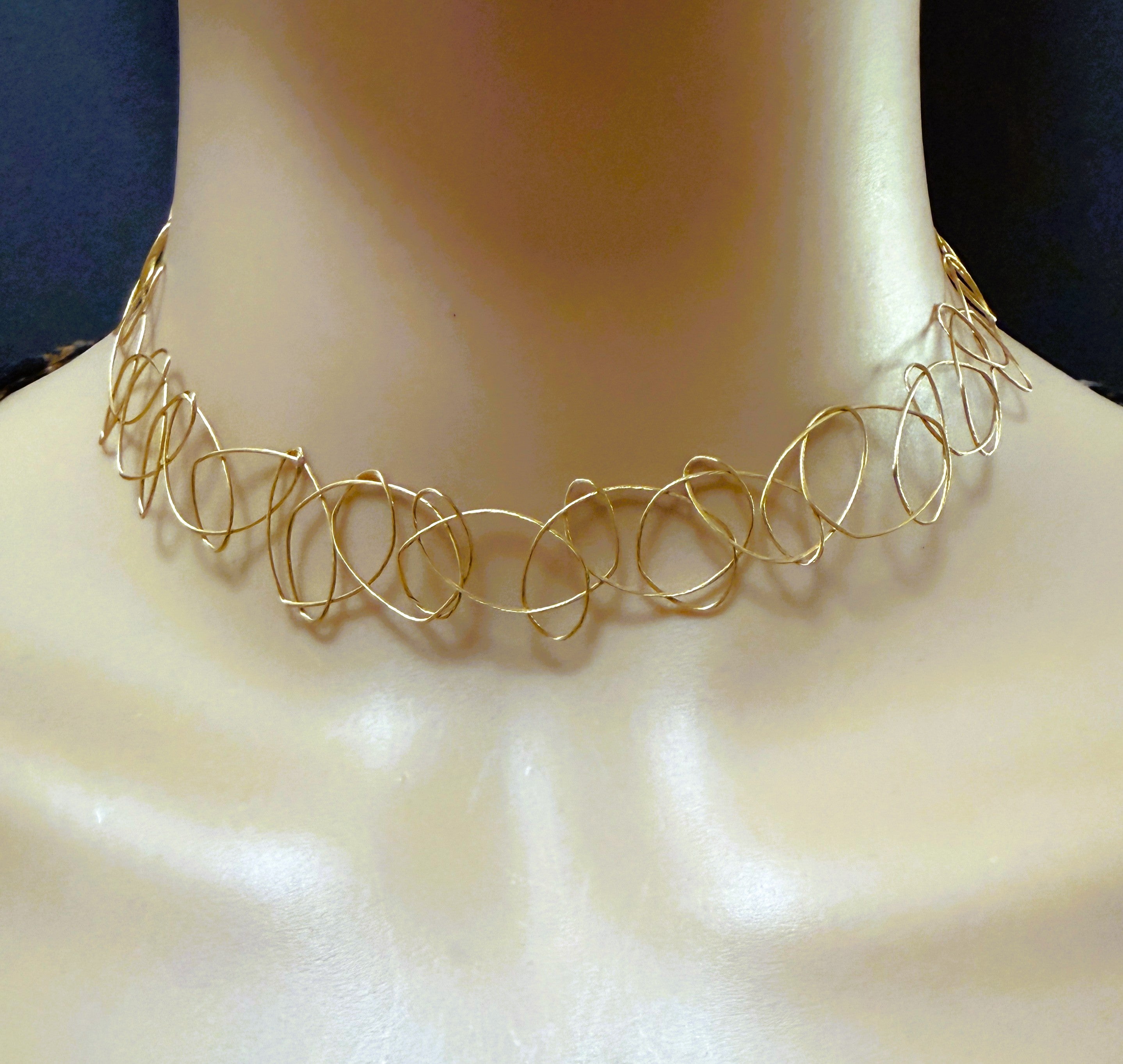 New 14k Yellow Gold Flexible Wire Tatto Choker Neckloace 17.5 inches For Sale