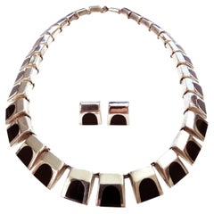 Handgefertigte Choker-Halskette aus Sterlingsilber mit geometrischen Onyx-Gliedern und passenden Ohrringen