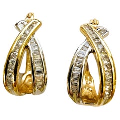 Boucles d'oreilles créoles entrecroisées en or 14 carats bicolore, ornées d'un diamant de 0,40 carat
