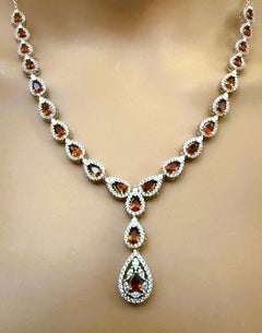 Nouveau collier en argent sterling plaqué or blanc 14 carats avec une citrine foncée de 5,5 carats