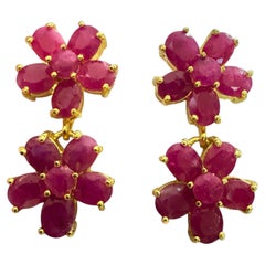 Nuovi orecchini pendenti in oro giallo 14k con rubino rosso da 8,24 carati a forma di fiore e argento sterling PL