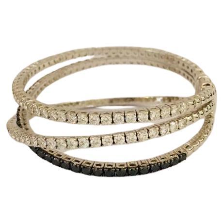 Bracelet en or blanc 18 carats à fil torsadé de 37,00 carats, diamants blancs et noirs de 8,29 carats en vente