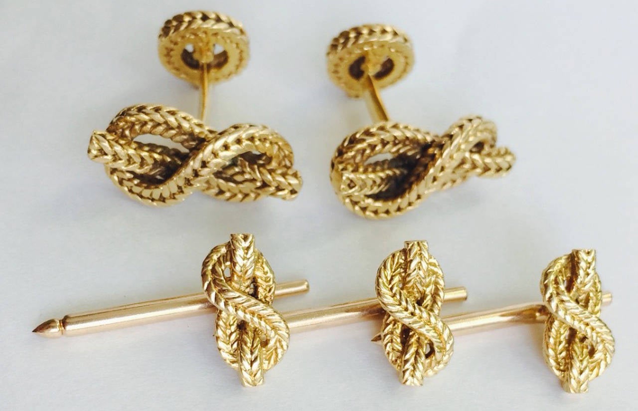 Modern Van Cleef & Arpels Gold Knot Cuff Link Set