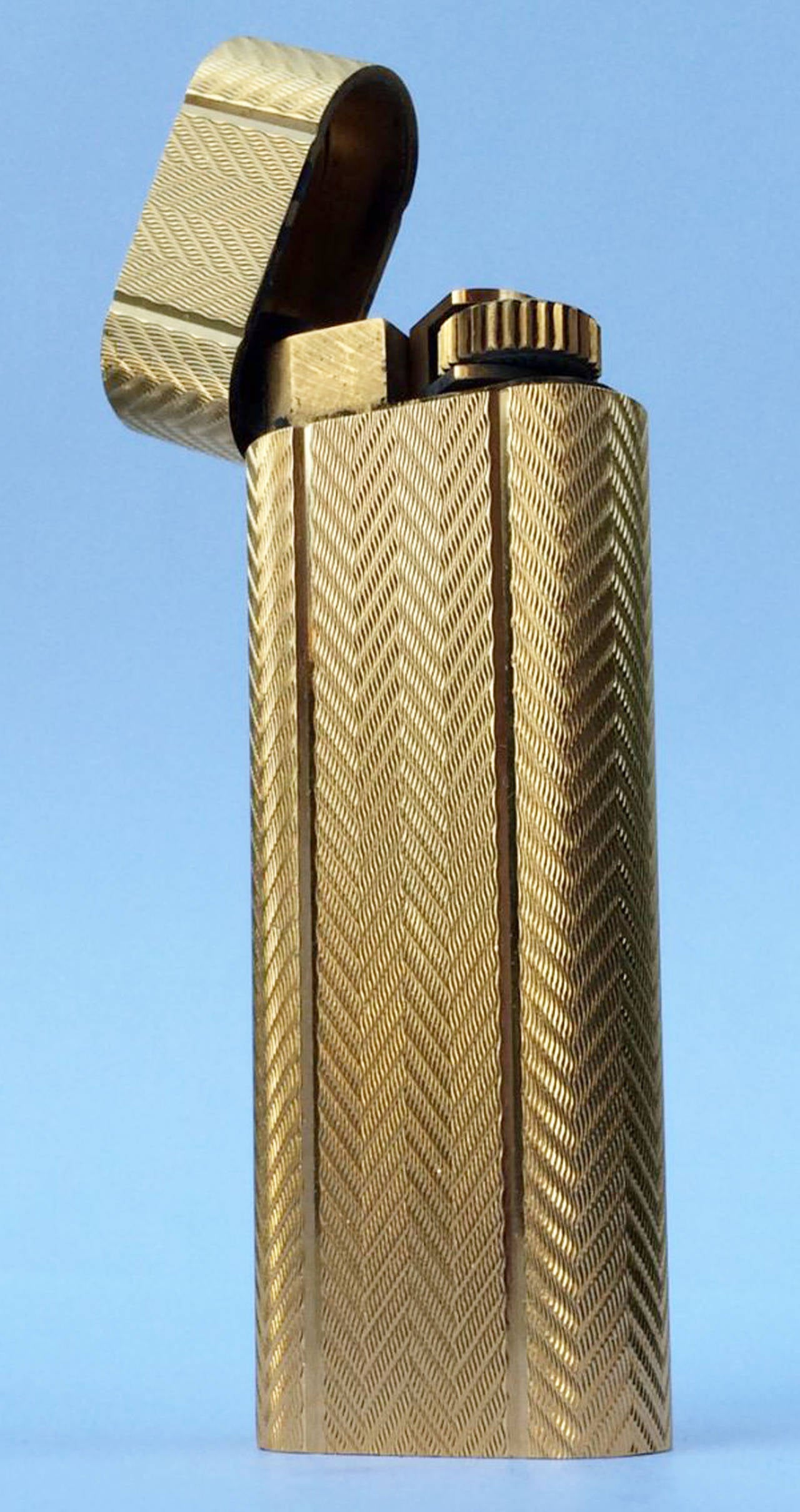 Les Must de Cartier Paris Yellow Gold Lighter
