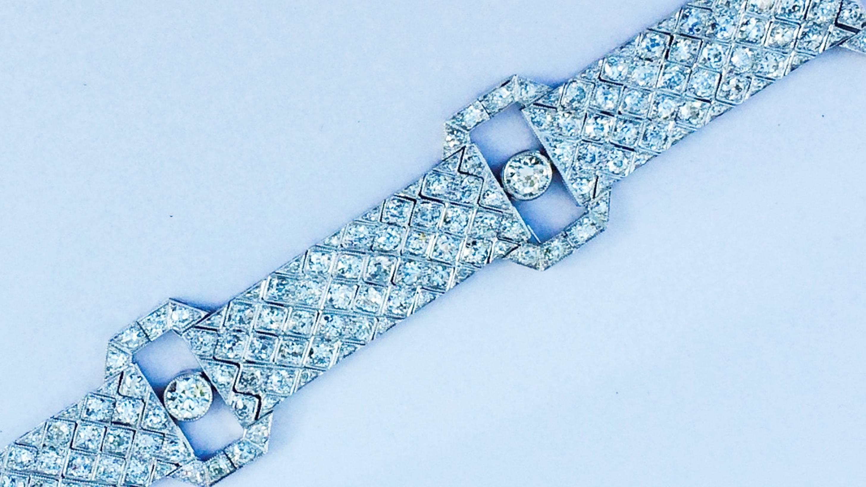 1920s B.H. Britton & Sons Art Deco Diamond Platinum Bracelet In Excellent Condition In Phoenix, AZ