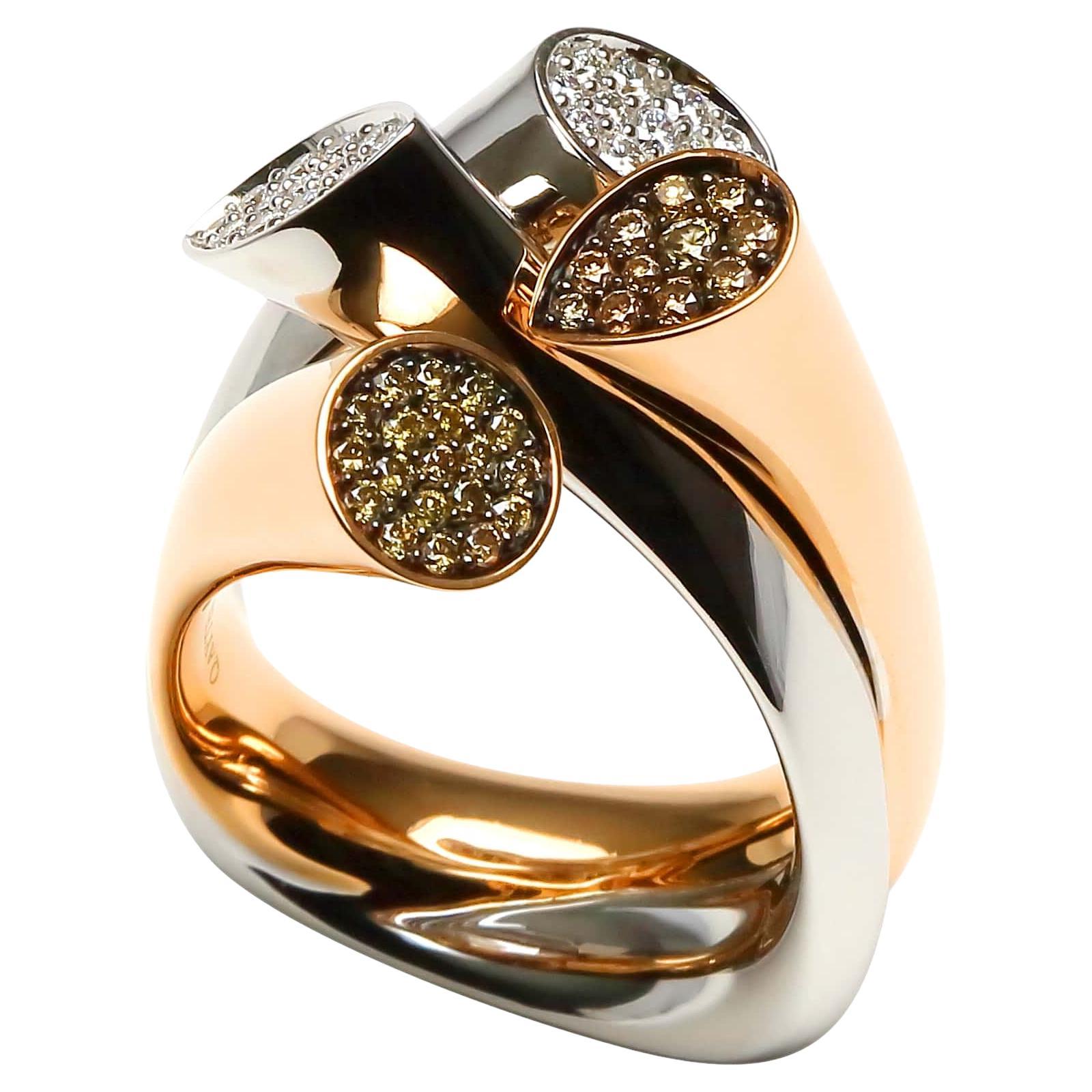 Anello di diamanti a forma di cluster con cime di montagna unico in oro rosa bianco 18 carati