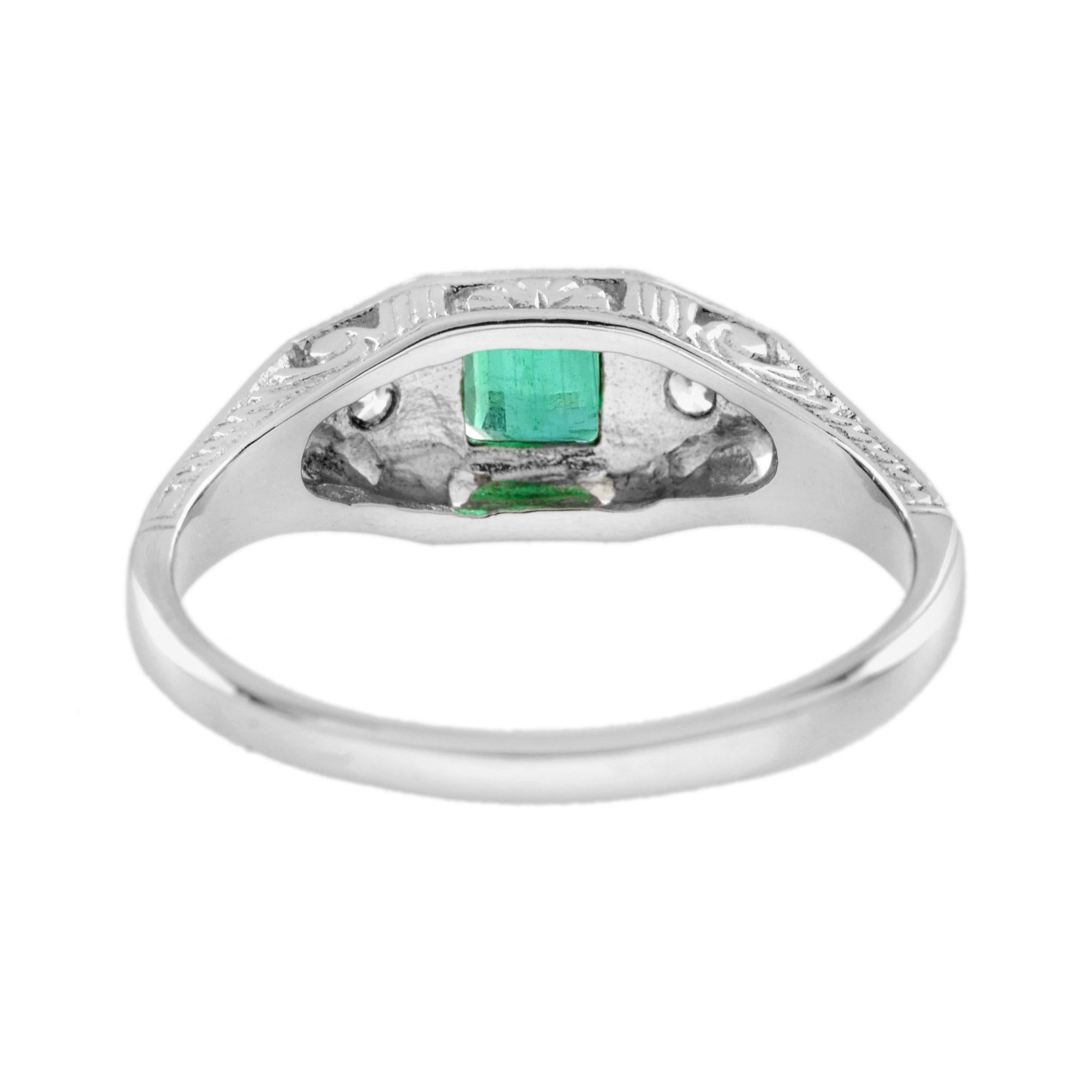 Quadrato Anello quadrato con smeraldo e diamante in stile antico con tre pietre in oro bianco 14K in vendita