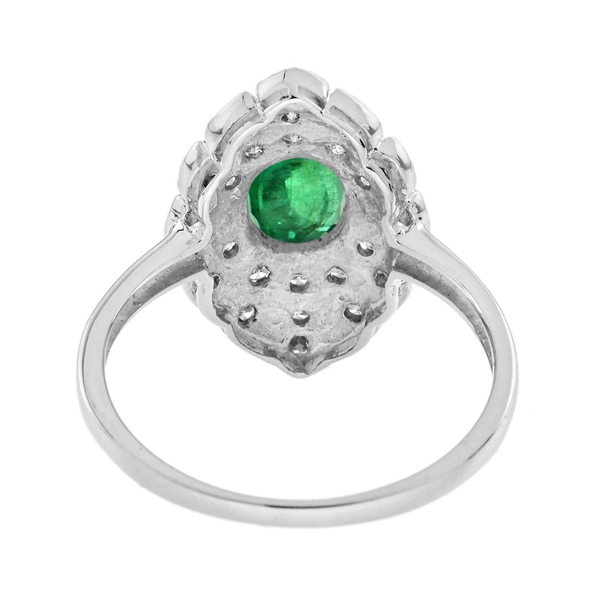 Anello con smeraldo ovale e diamante a forma di marquise in stile edoardiano in oro bianco 14 carati In condizioni Nuovo in vendita a Oakton, VA