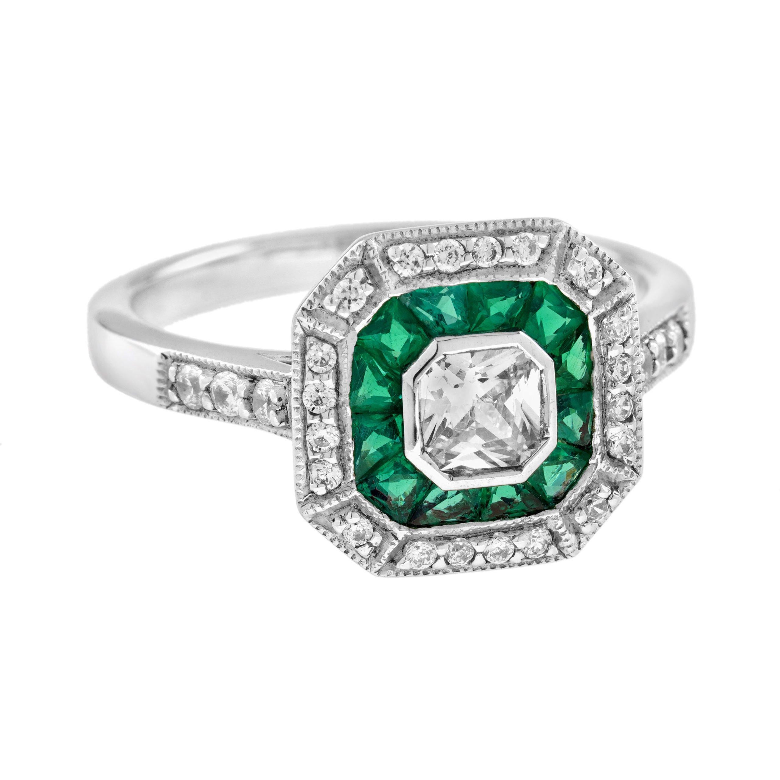 In questo superbo e splendido diamante taglio Asscher di colore H e purezza SI, del peso di 0,25 carati, il diamante brilla brillantemente all'interno di una straordinaria montatura ottagonale accentuata tutt'intorno da smeraldi verdi taglio