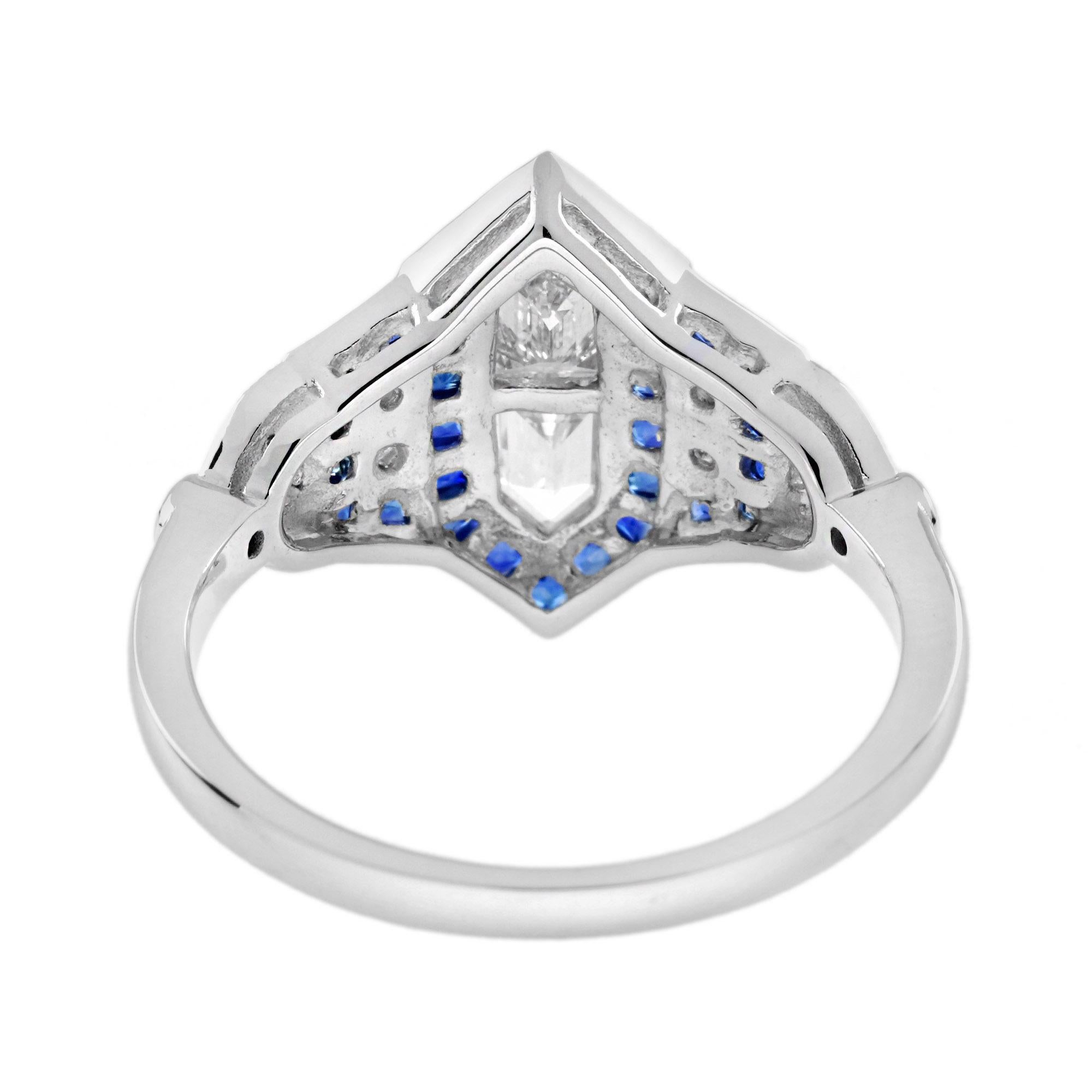 Taglio proiettile Anello in oro bianco in stile Art Deco con diamanti e zaffiri blu incastonati a raggiera in vendita