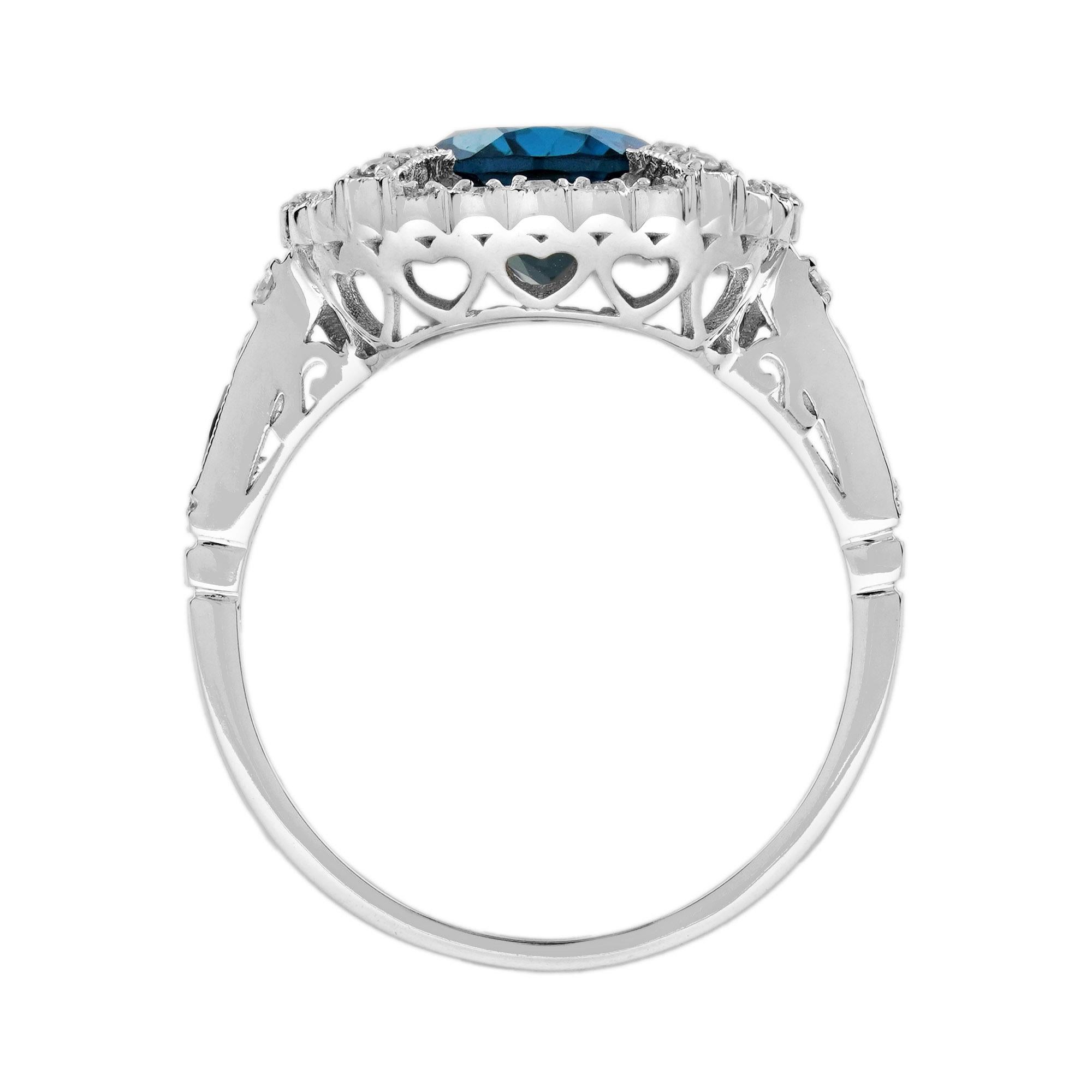 Anello in oro bianco con diamante e rubino Topazio Blu di Londra di forma ovale, in stile Art Deco con alone In condizioni Nuovo in vendita a Oakton, VA