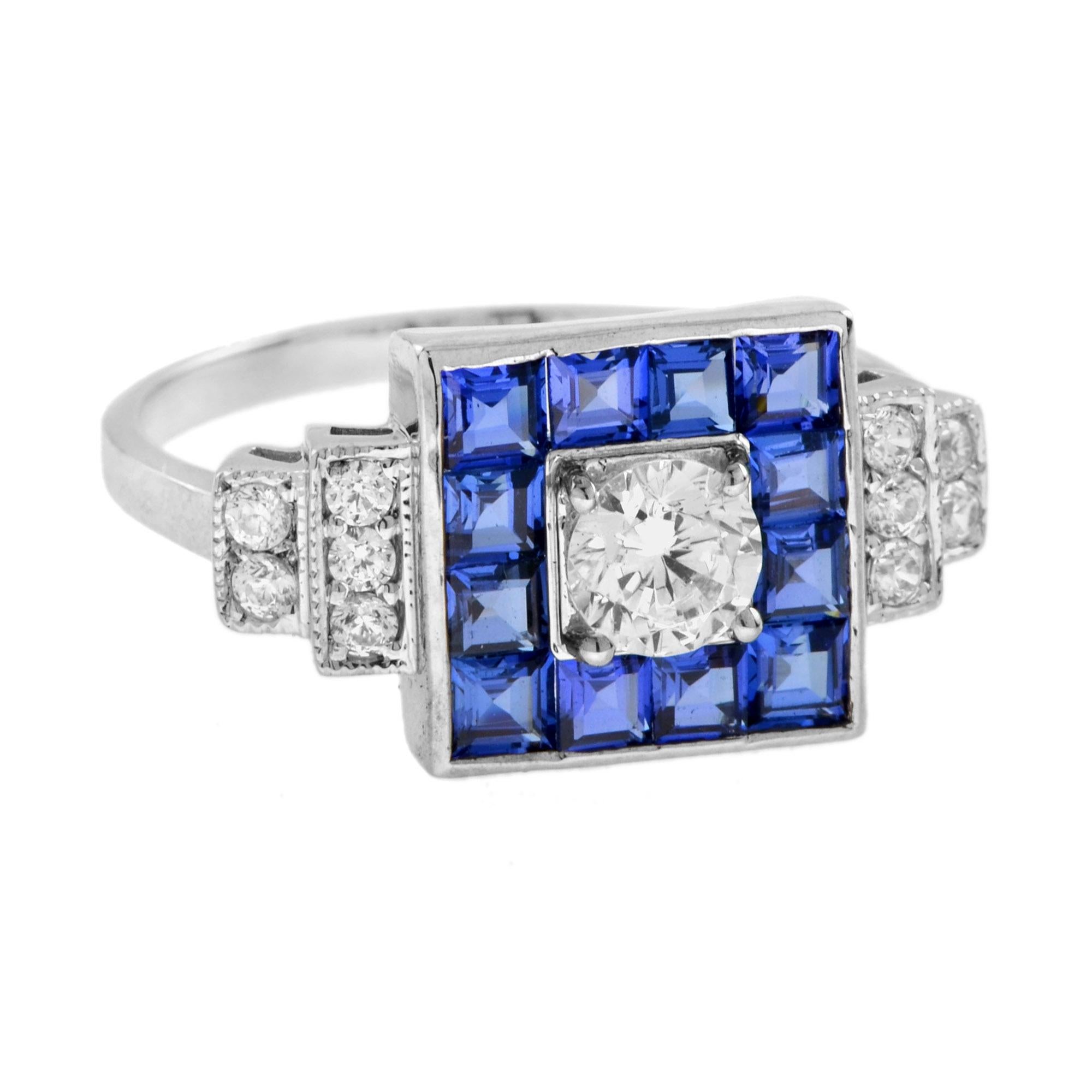 Le diamant central de 0,35 carat est monté sur douze saphirs bleus de taille carrée, sertis en forme de carré, clin d'œil au mouvement Art déco. De part et d'autre du cadre en saphir, cinq diamants encadrent le composant central. Accentuées par une