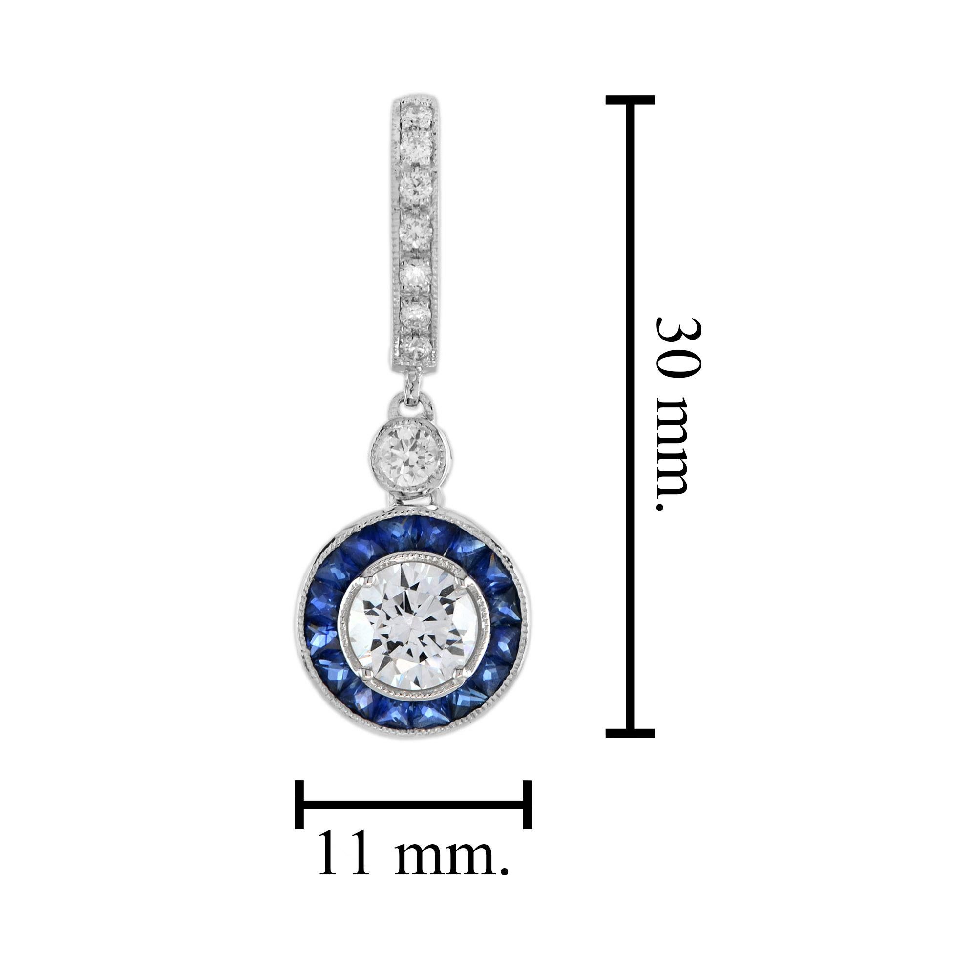 Taglio rotondo Orecchini a goccia in oro bianco 14K con diamante rotondo e zaffiro blu in stile Art Deco in vendita