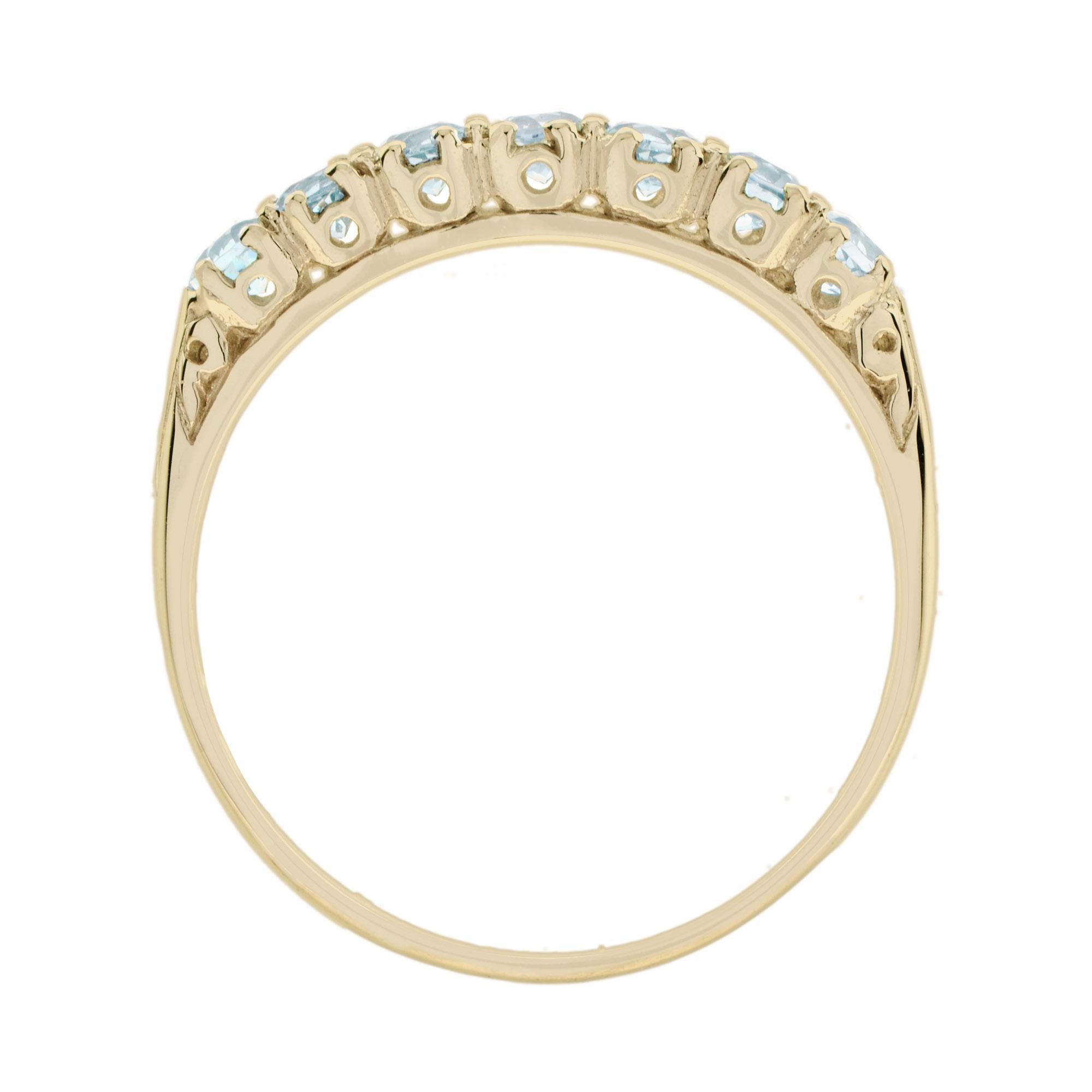 Taglio rotondo Anello in oro giallo 14K con sette pietre in stile vintage con topazio blu in vendita