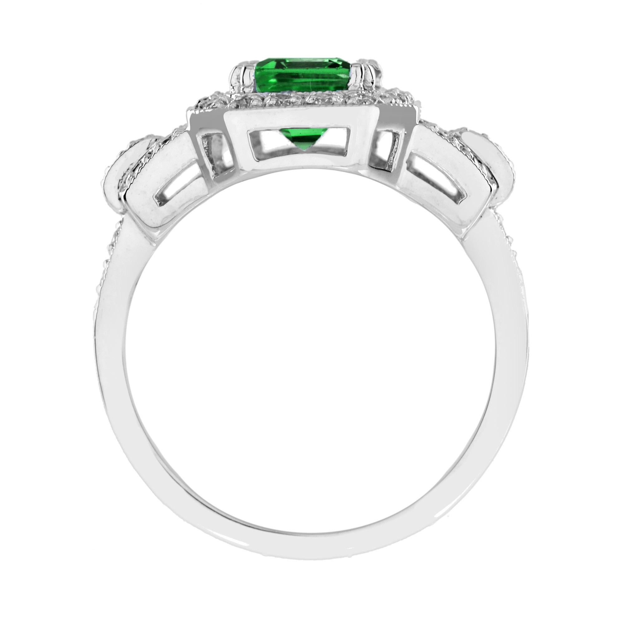 Art Déco Anello a forma di radiante con tsavorite verde e diamante in stile Art Deco con alone in oro bianco 18 carati in vendita