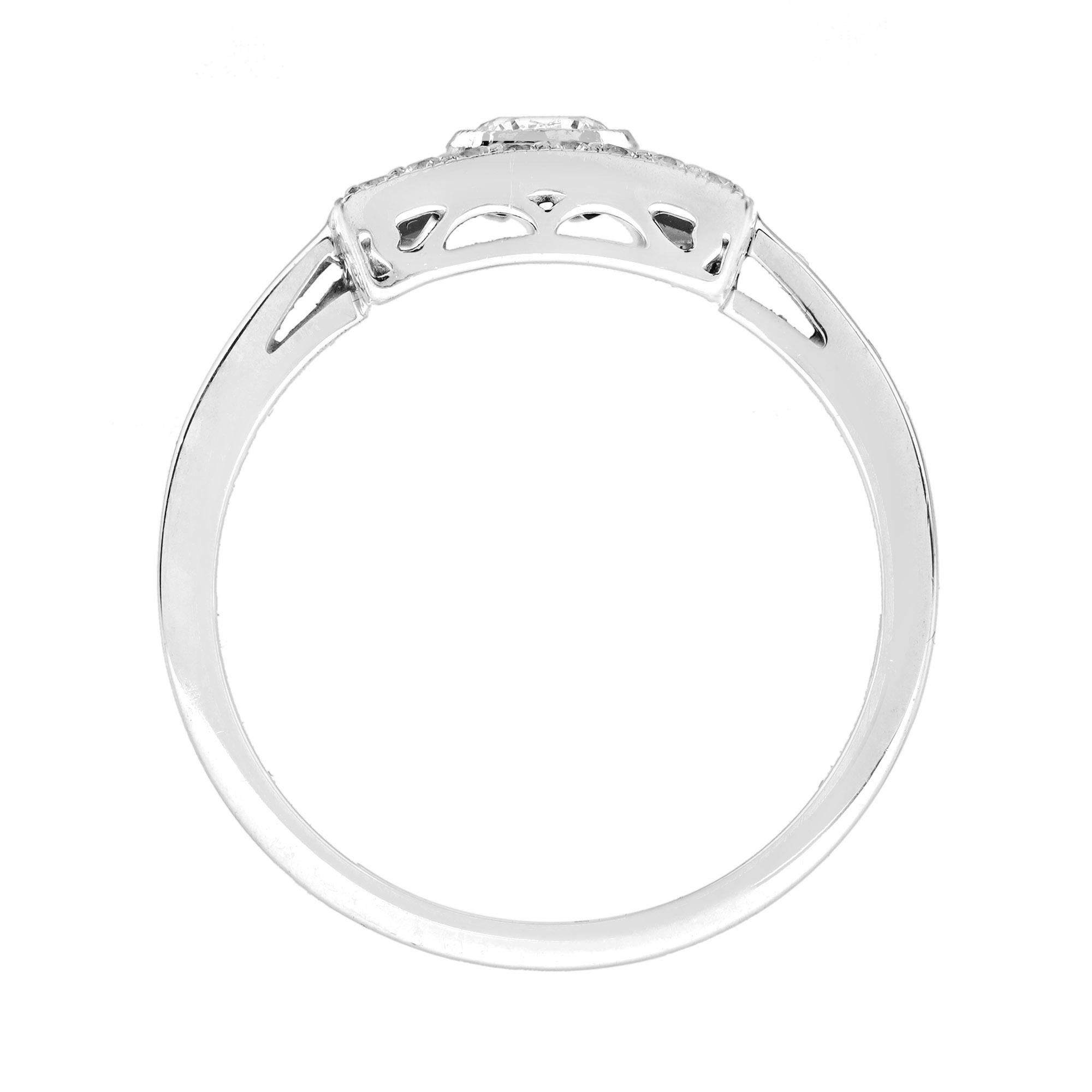 Bague en or blanc 14K avec diamant et saphir bleu baguette de style art déco et de forme rectangulaire Neuf - En vente à Oakton, VA