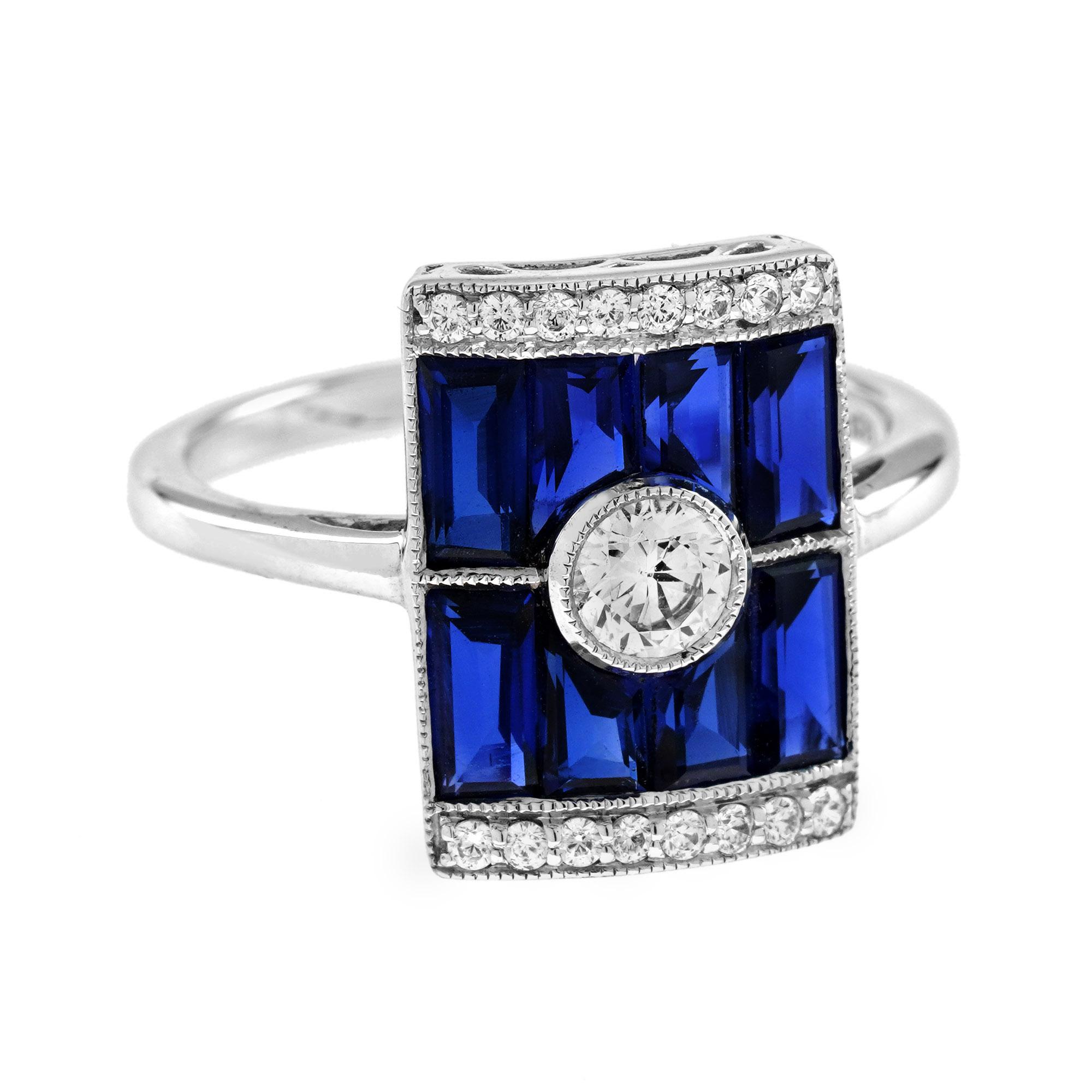 Bague cible rectangulaire en or blanc ornée de diamants et de saphirs bleus de style Art déco. Au centre, un diamant estimé à 0,25 carat entouré de huit saphirs de taille calibre en serti visible et flanqué de deux rangées horizontales de diamants