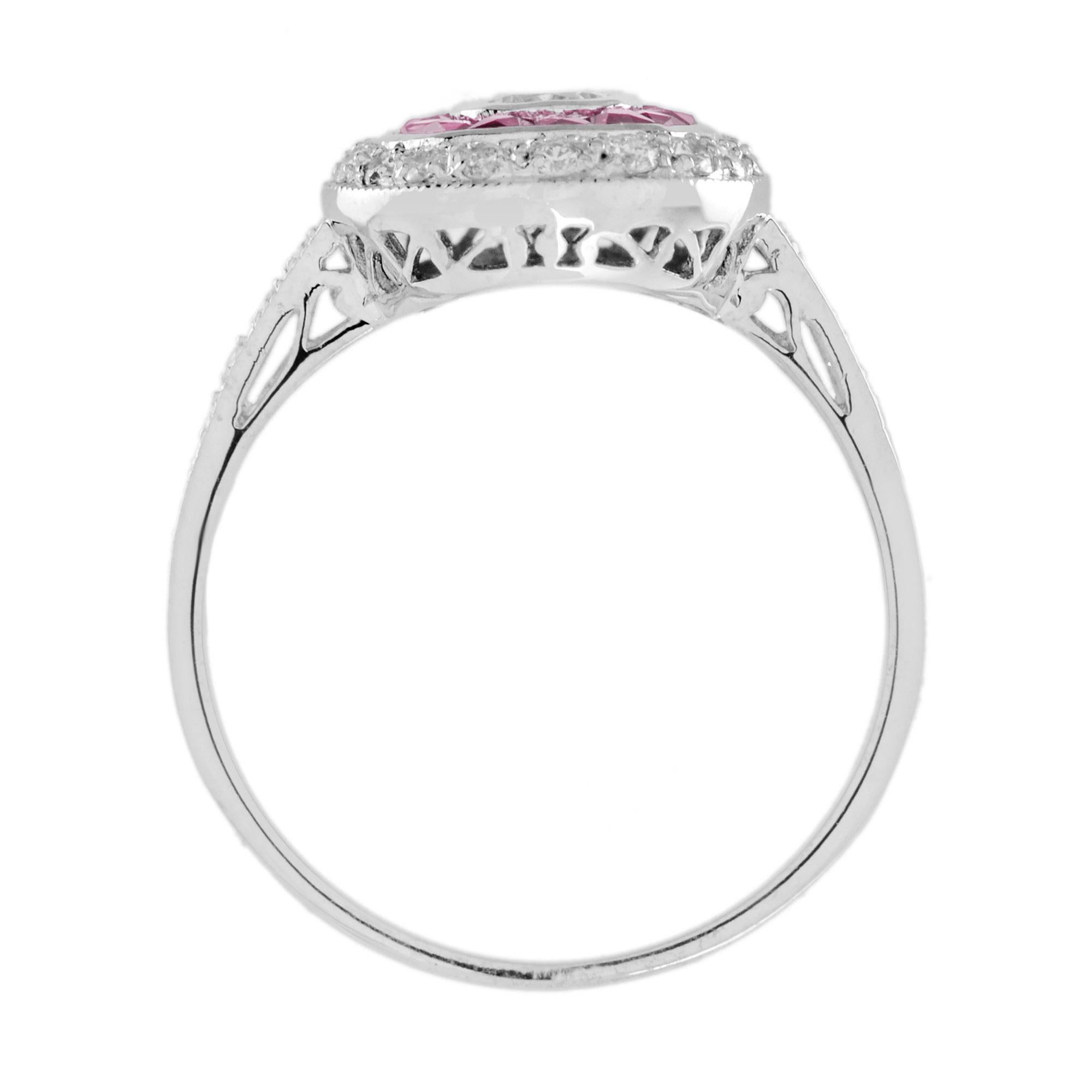 Anello in oro bianco 14K con diamanti e rubini in stile Art Deco con incastonatura a raggiera di ispirazione vintage In condizioni Nuovo in vendita a Oakton, VA