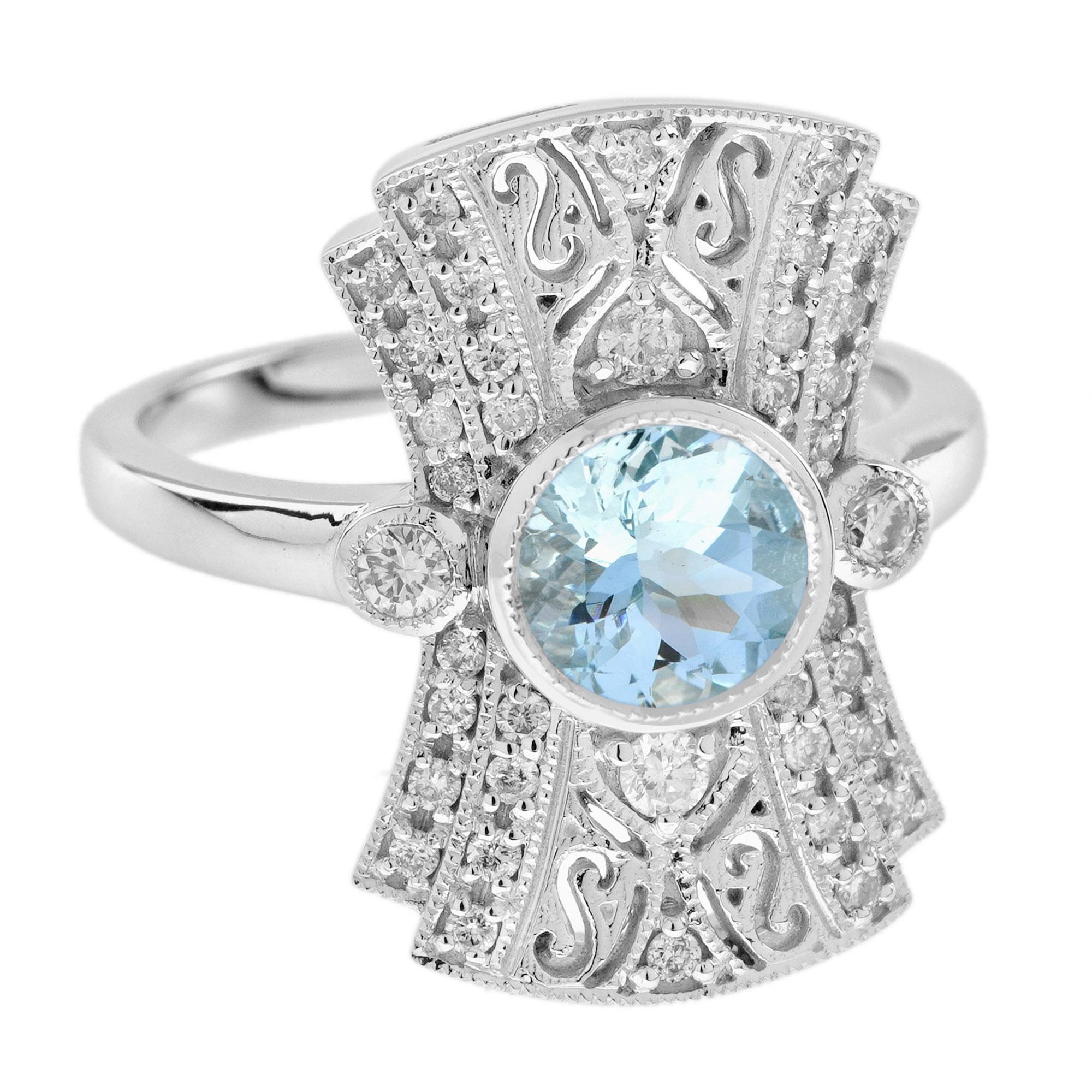 Un anello da cocktail di ispirazione Art Deco particolarmente elegante e ben realizzato con circa 1,55 carati di acquamarina al centro e circa 0,51 carati di diamanti in totale, incastonati in una configurazione geometrica traforata. Il suo design