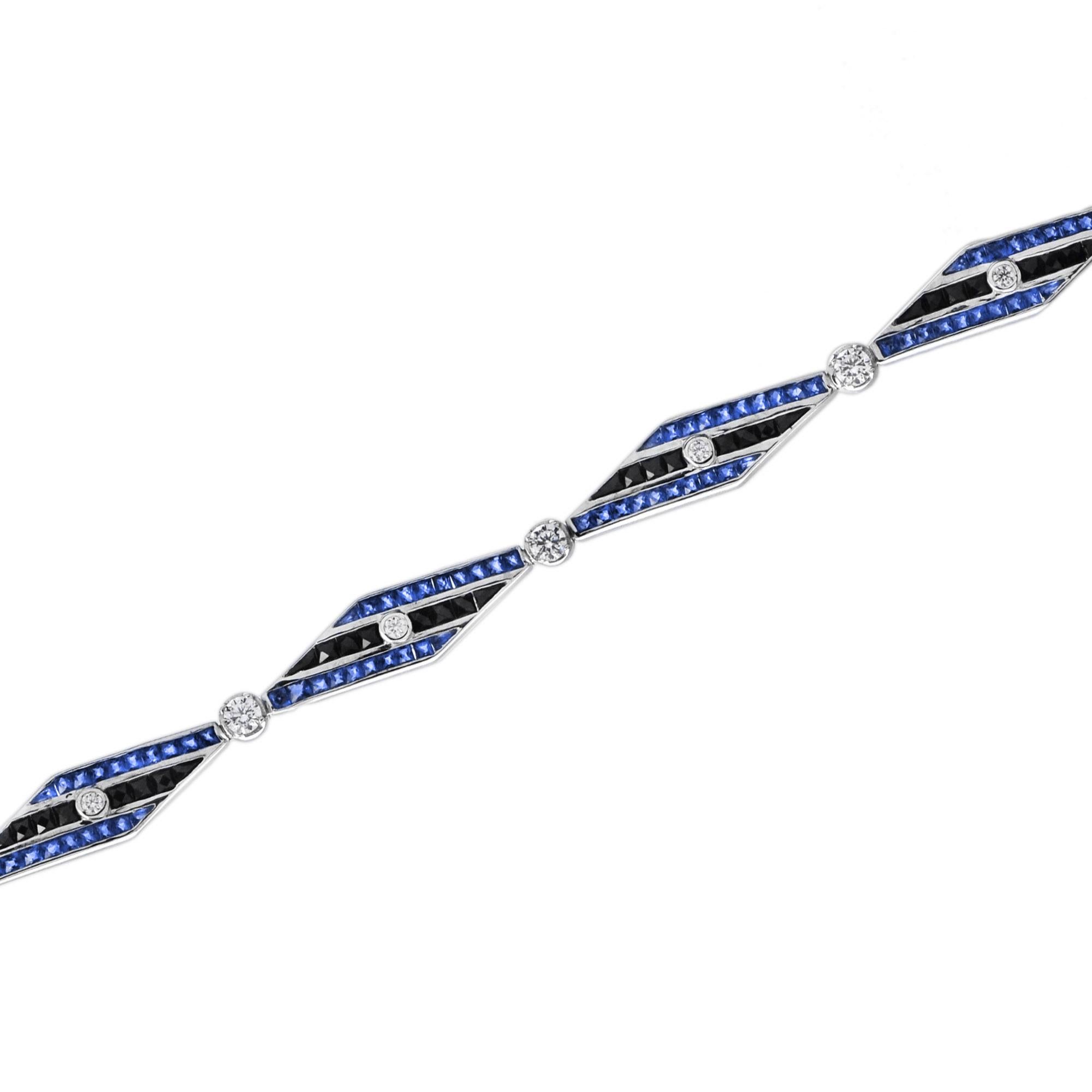 Taglio rotondo Bracciale in oro bianco 14 carati con diamanti, zaffiri blu e onice nera in stile Art Deco in vendita