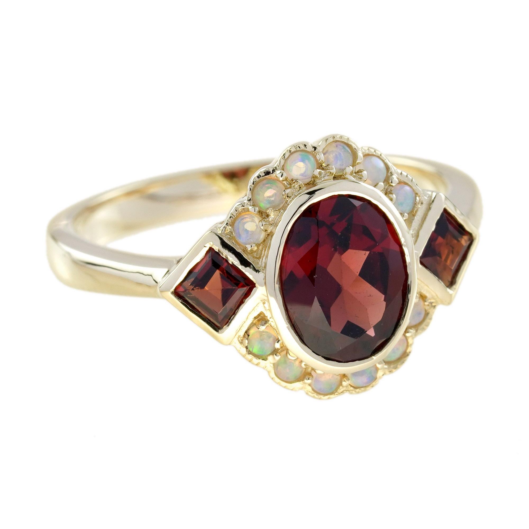 L'élégance sophistiquée et la tradition classique sont réunies dans cette bague en or jaune avec halo de grenat naturel et d'opale, inspirée de l'époque Art déco. Au centre, un luxuriant grenat ovale d'environ 1,5 carat brille dans un chaton