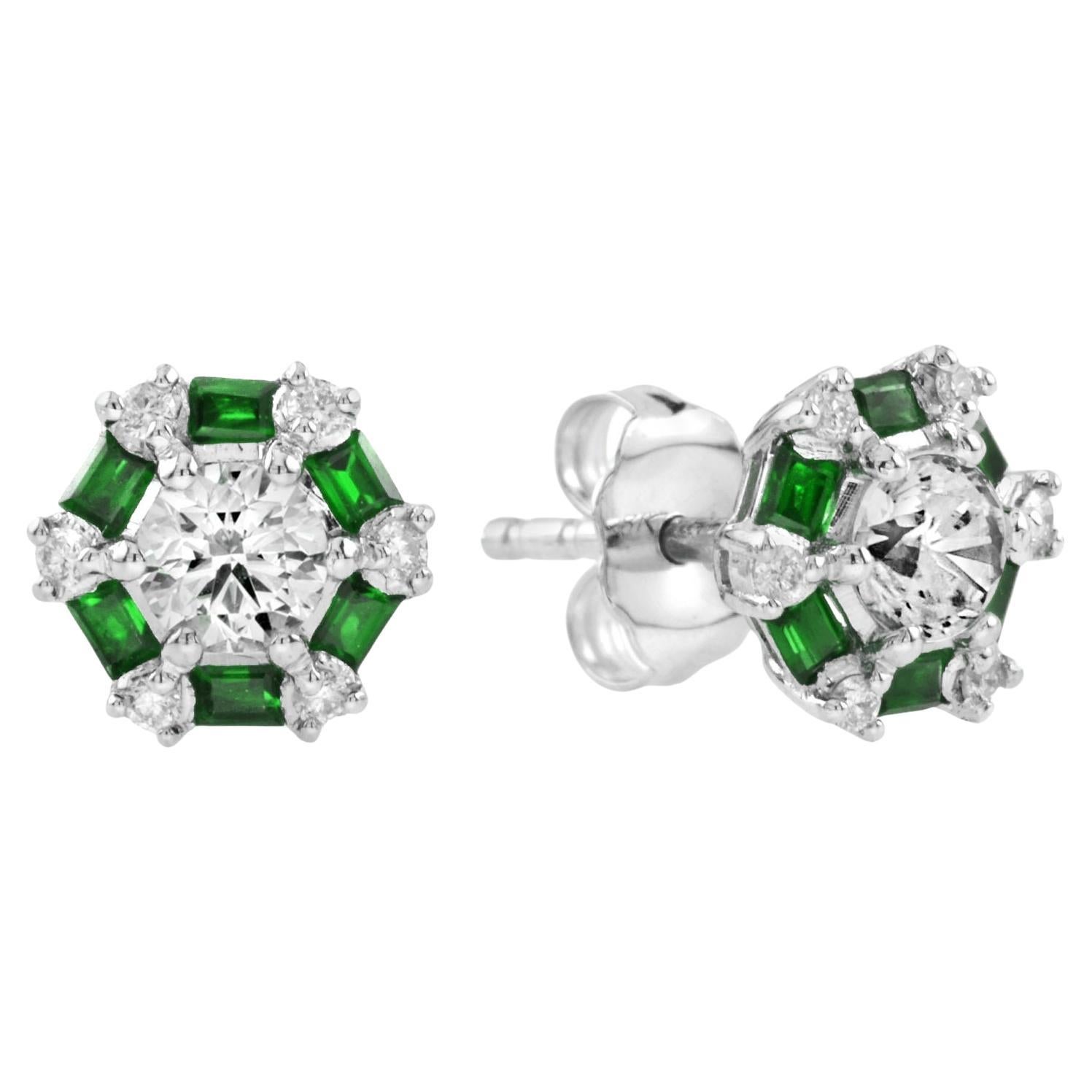 Boucles d'oreilles en or blanc 14K avec diamants ronds et émeraudes vertes en forme de halo
