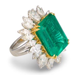 Emerald and Diamond Ring in Platinum and 18K Gold, GIA-Certified 19.34ct Colombi