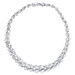 Collana in platino con diamanti del Medioevo