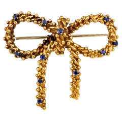 Tiffany & Co. Sapphire Bow Brooch in 18K Gold, circa 1970s