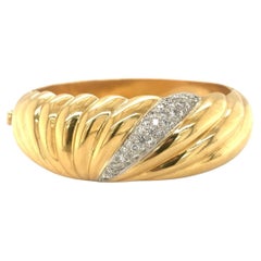 Fluted Dome Bangle with 1.25ct Diamond Pavé in 18K Gold, circa 1970s