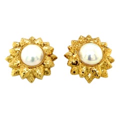 Mabe Pearl 18K Yellow Gold Sunflower Earclips, Circa 1960s