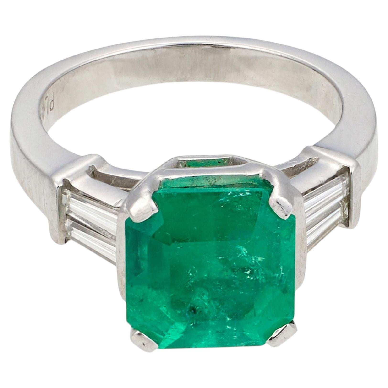 What color emerald is most expensive?