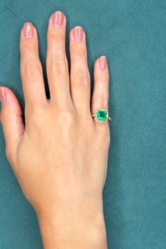 2.15ct Emerald and 0.85ct Diamond Ring in 18K Yellow Gold, Circa 1970s
