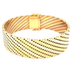 Retro Tri-Color Solid Gold Link Bracelet, circa 1940s