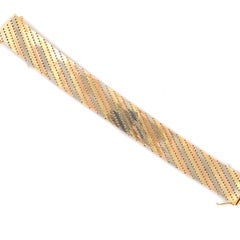 Retro Tri-Color Solid Gold Link Bracelet, circa 1940s