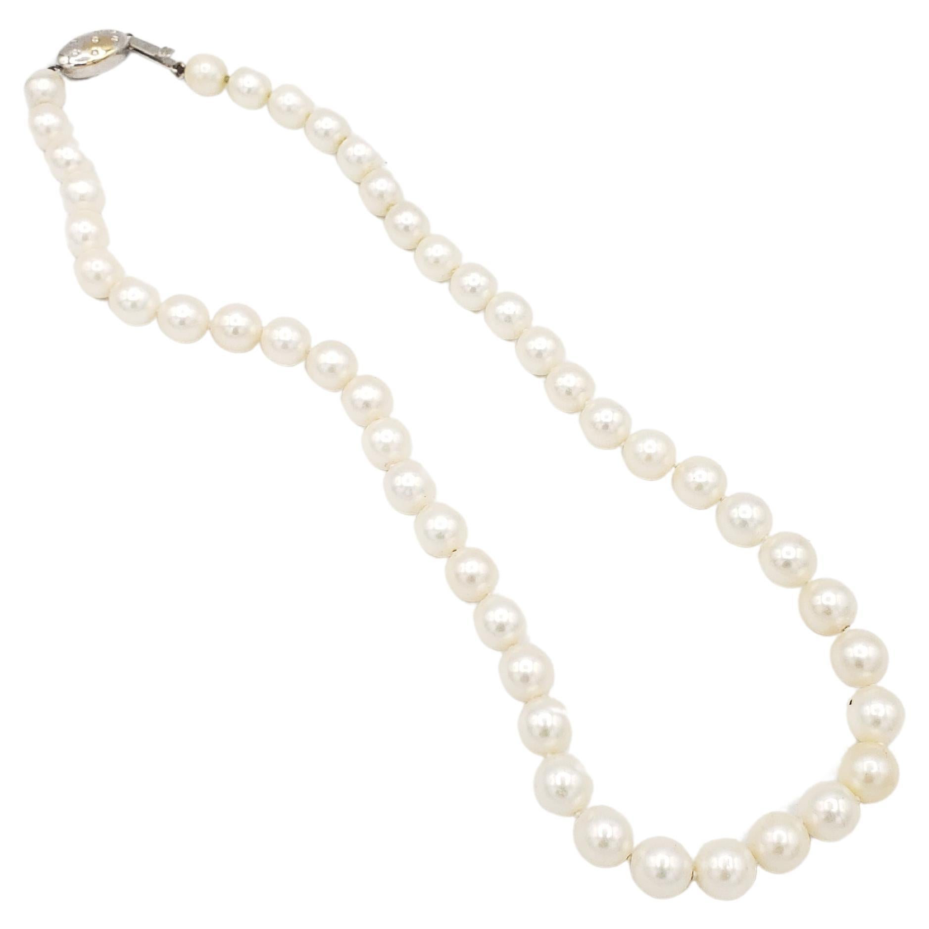 AAA+ Qualität Japanische Akoya Salz-Wasser-Halskette mit weißen Perlen im Angebot