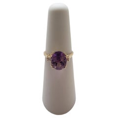 NUOVO 2 Ct. Anello con ametista naturale taglio fantasia e diamanti in oro giallo 14k