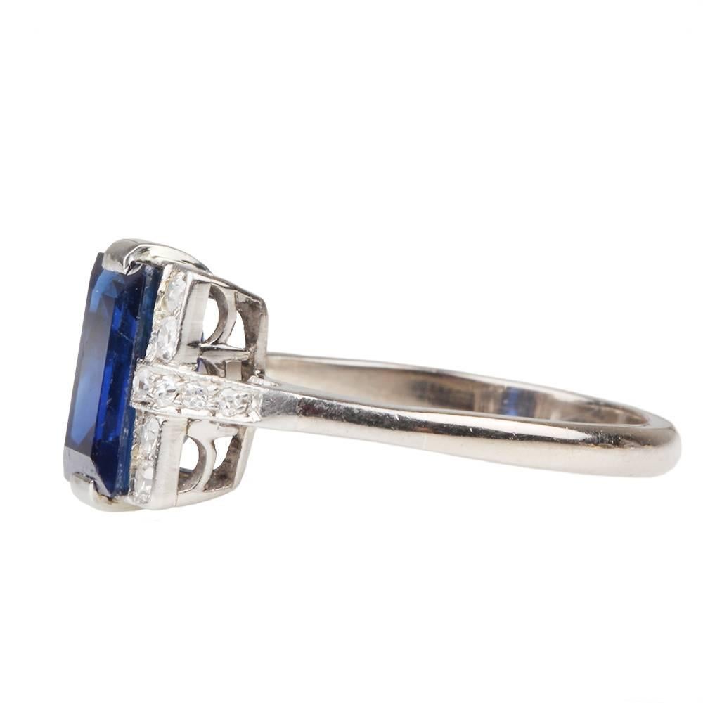 Women's 1920s Art Deco Sapphire Diamond Platinum Ring
