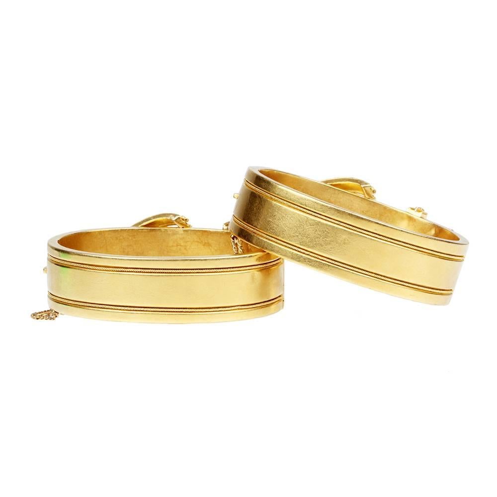 Antique Victorian Matched Set gold buckle bangle Bracelets In Excellent Condition For Sale In Austin, TX