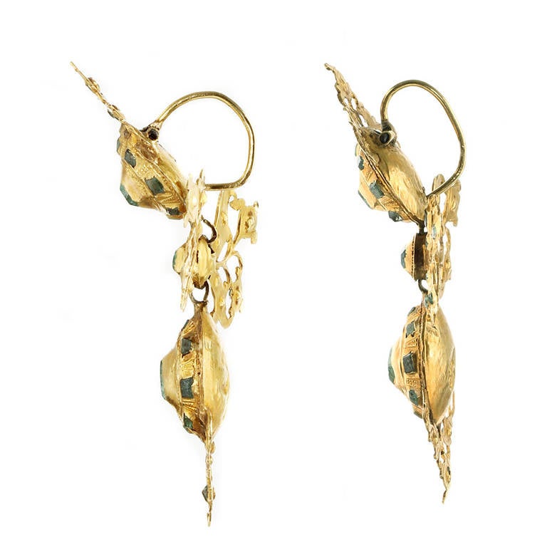Georgian 18th Century Spanish Emerald Gold Lazo Drop Earrings