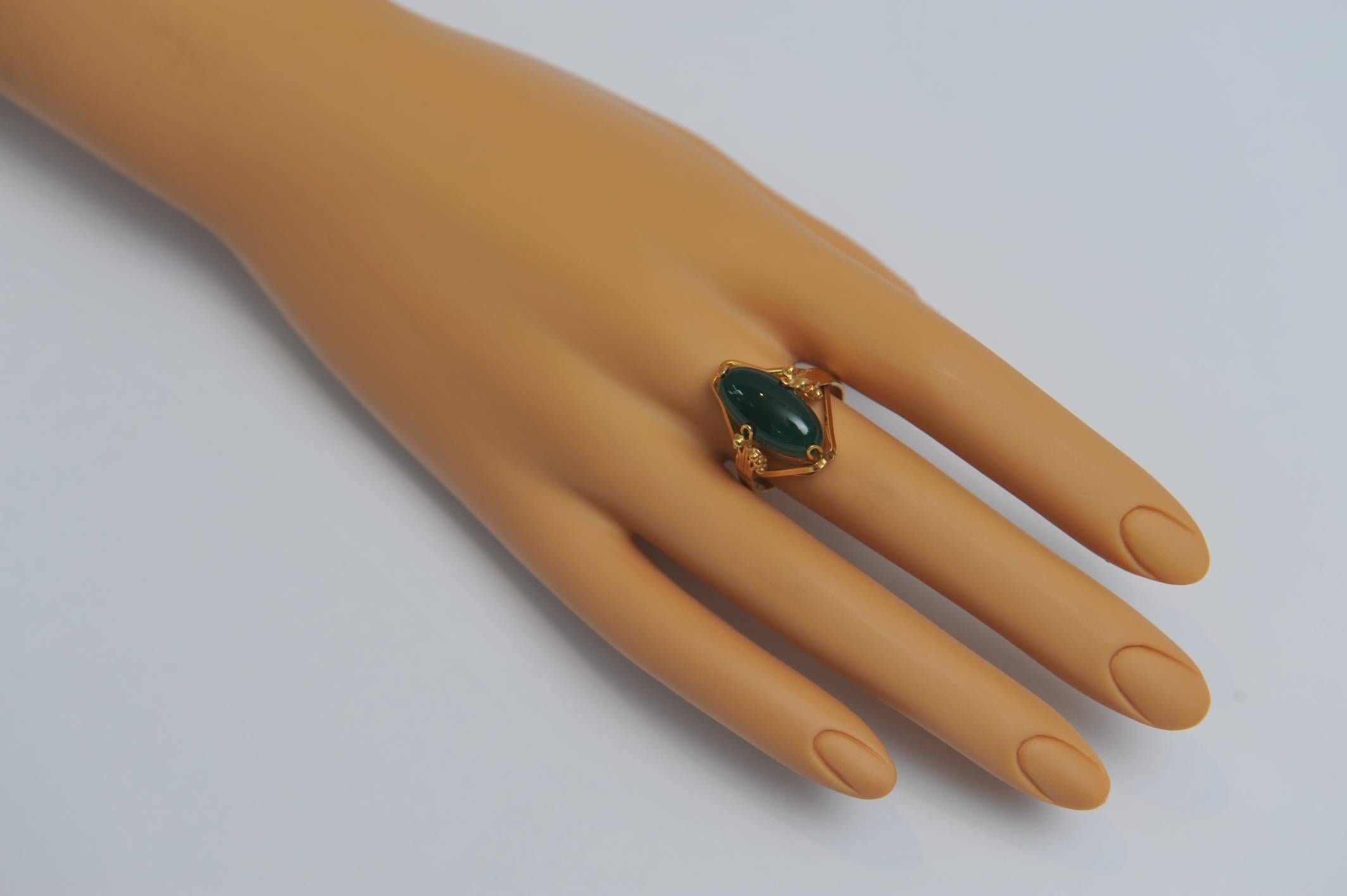 Art Deco Green Chalcedony and 18 Karat Gold Ring In Excellent Condition In Nantucket, MA