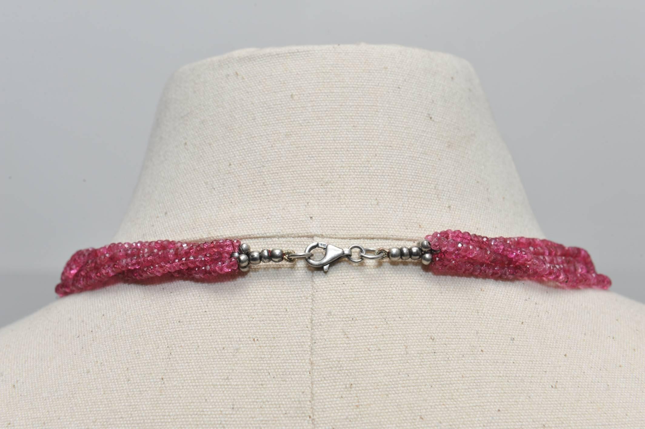 Mehrreihige facettierte burmesische Perlenkette aus rosa Rubin und Pave` Diamanten mit Perlen im Zustand „Hervorragend“ im Angebot in Nantucket, MA