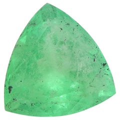 2.87ct Trillion Green Emerald from Colombia