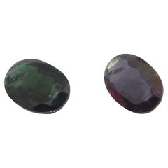 Alexandrite ovale vert bleuté à violet rosé de 0,49 carat d'Inde