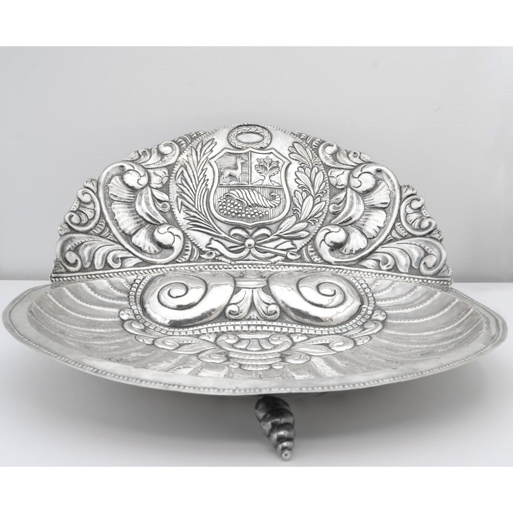 Large Ornate Silver Wash Basin In Excellent Condition In Greenwich, CT
