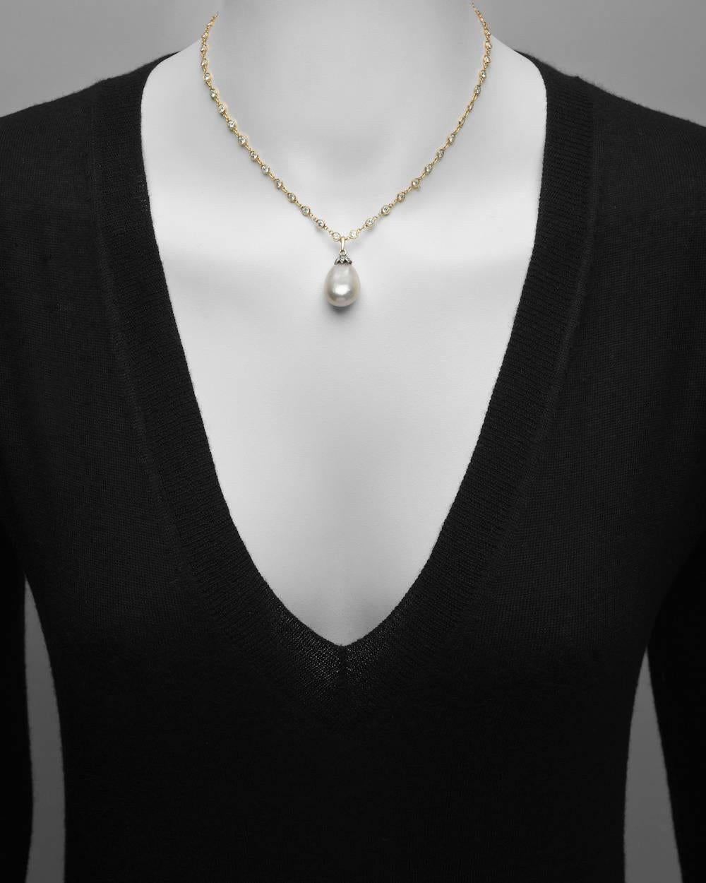 Natural Pearl Diamond Gold Platinum Pendant Necklace In Excellent Condition In Greenwich, CT