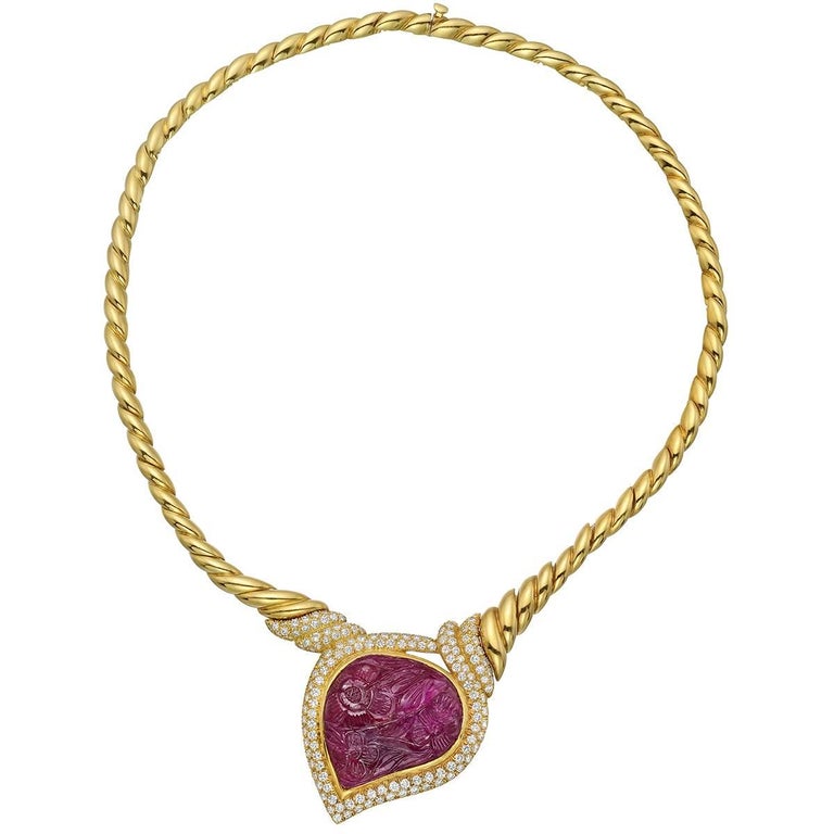 Van Cleef and Arpels Vintage Alhambra Green Agate Gold Necklace at 1stdibs
