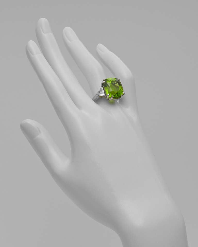 18.98 Carat Peridot & Diamond Ring In Excellent Condition In Greenwich, CT
