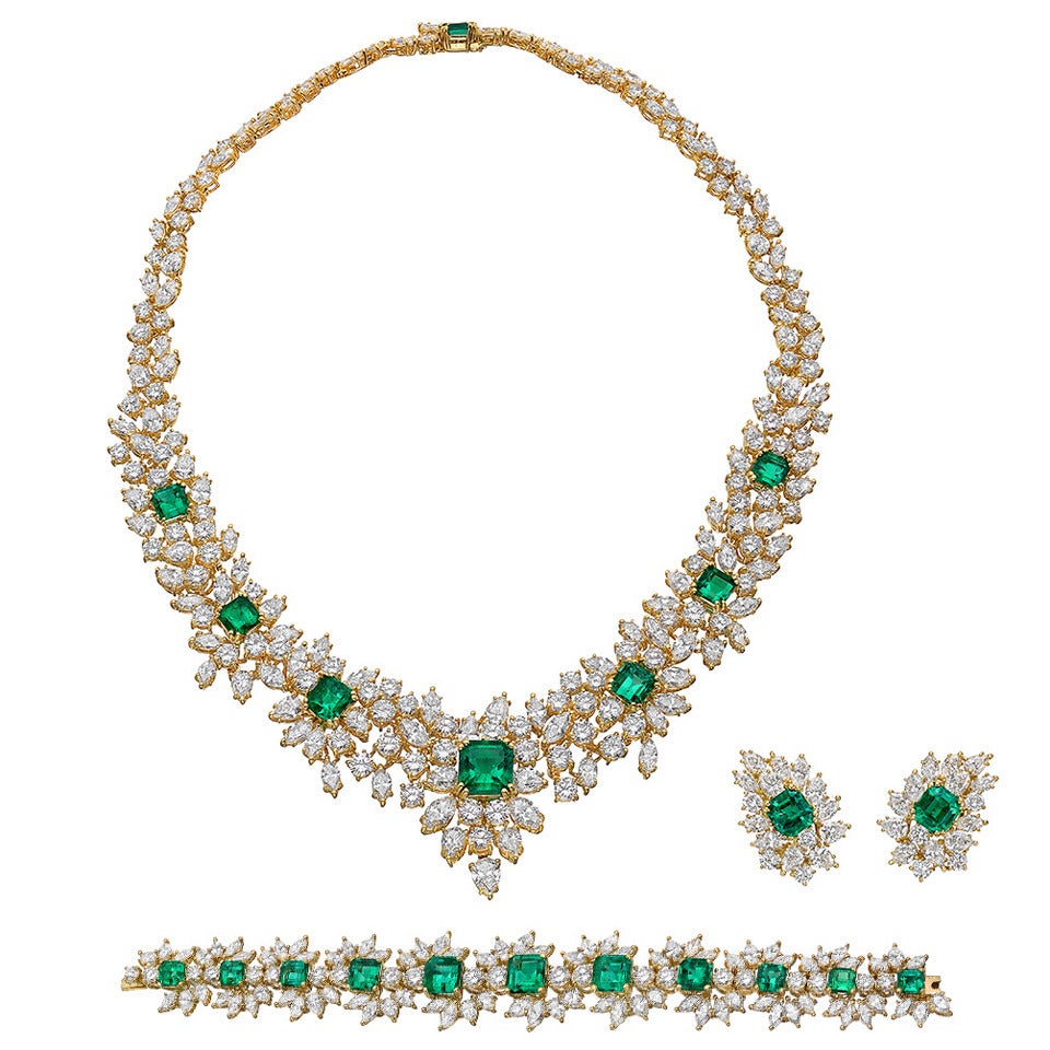 Emerald Diamond Gold Jewelry Suite