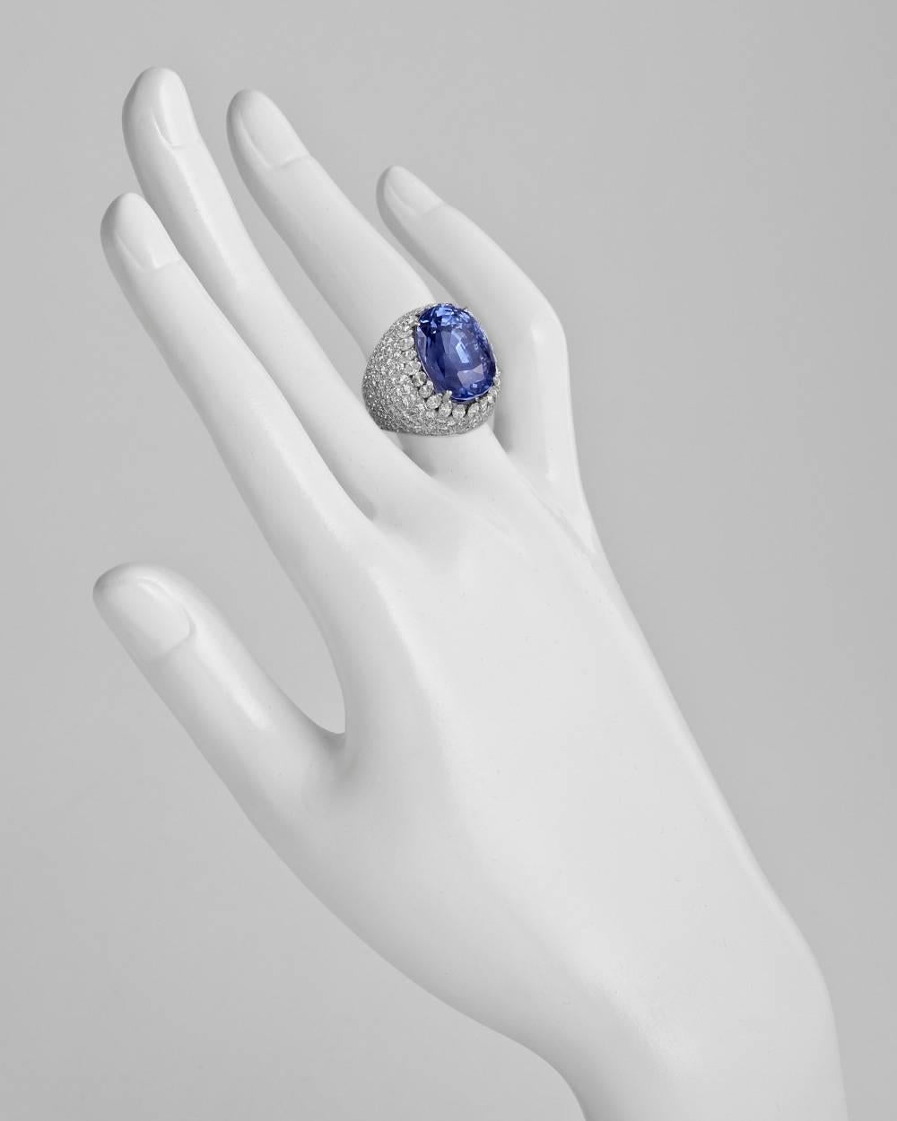 20.26 Carat Ceylon Sapphire Diamond Platinum Ring In Excellent Condition In Greenwich, CT